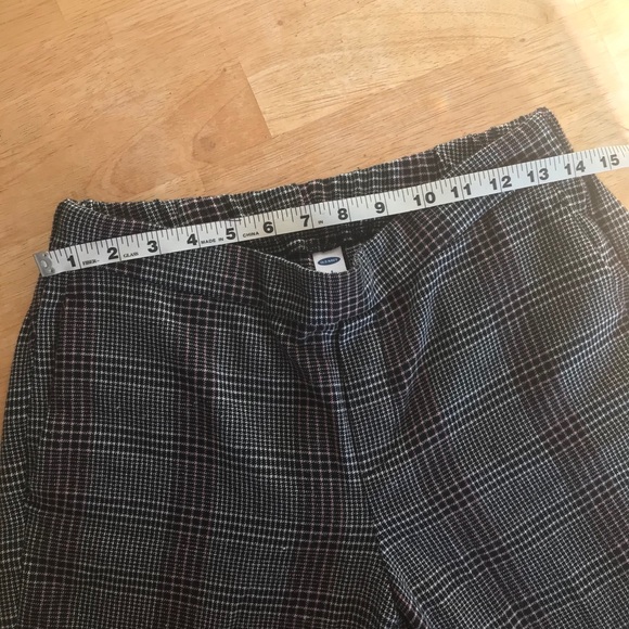 Old Navy Cropped Plaid Pants - Picture 5 of 10